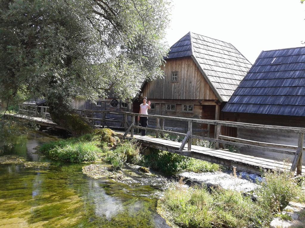 Gacka Rooms Vrhovine Exterior photo