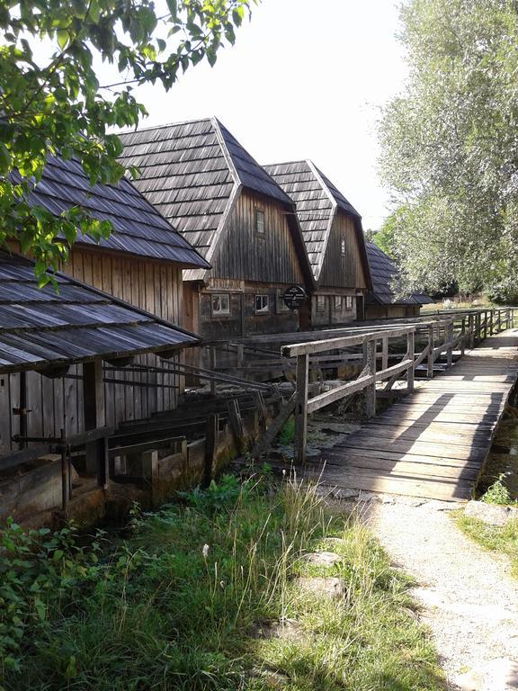 Gacka Rooms Vrhovine Exterior photo